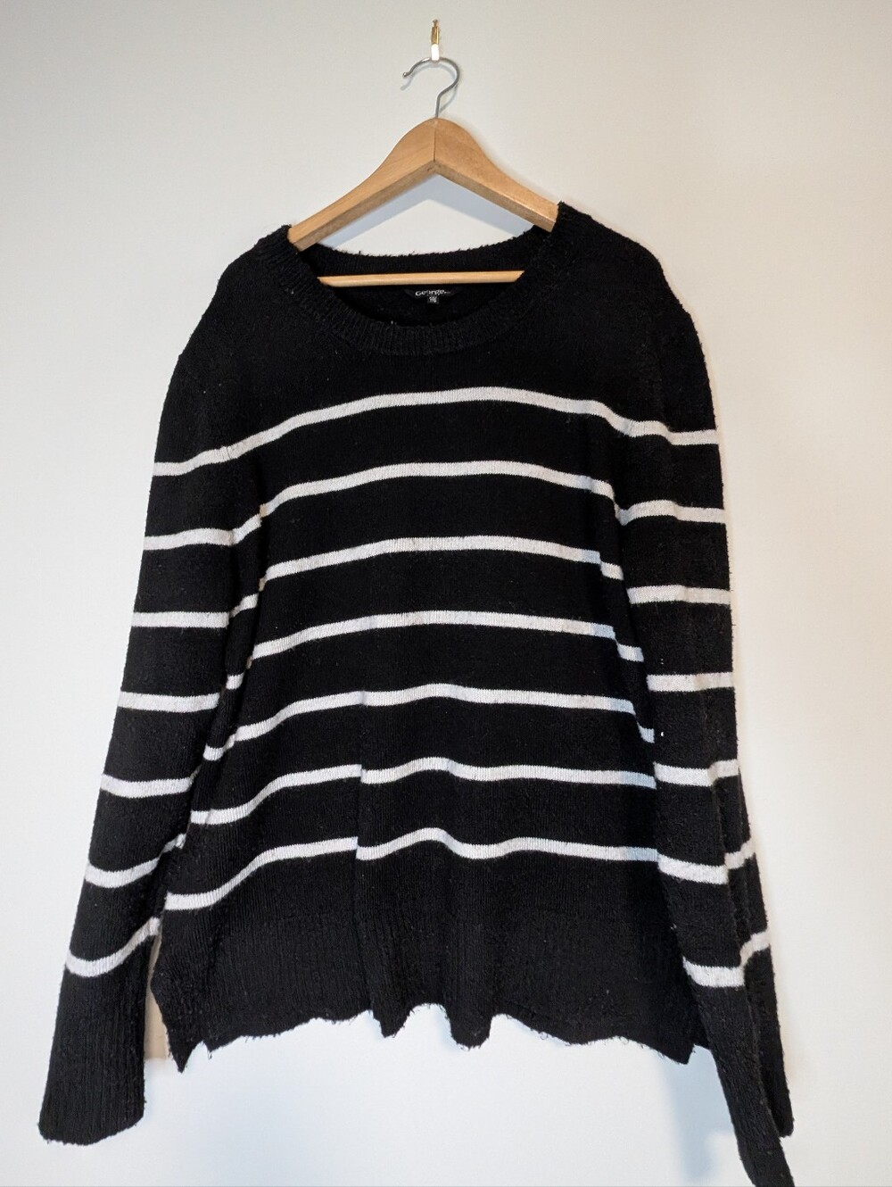 💰 2/$12 2XL Striped Black and White Women's Sweater